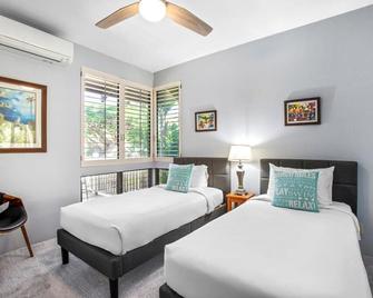 Kbm Resorts Free Car Grand Champions Upgraded 3-Bedroom With Wraparound Large Lanai Gch-134 - Wailea - Bedroom