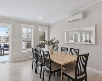 Destination Lake House - Hot tub - Windsor - Comedor