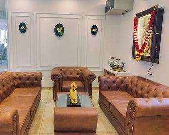 Hotel Nova Grande' - Hosūr - Lounge