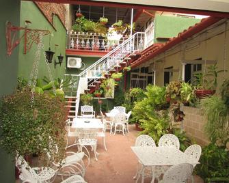 Hostal Paraiso - Sancti Spíritus - Patio