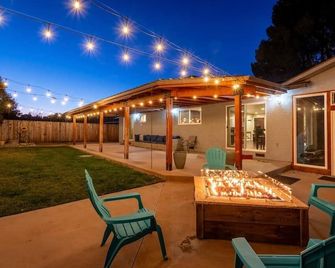 3br Home | Fenced Yard W/ Bbq & Firepit, Pets Ok! - Atascadero - Patio