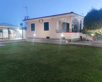 Villa Carmine & Gina - Castel Volturno - Edificio