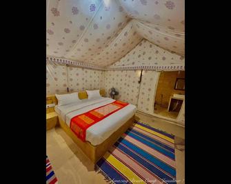 Hotel Amazing Jaisalmer - Jaisalmer - Slaapkamer