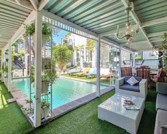 Mountain Manor Guest House & Executive Suites - קייפ טאון - בריכה