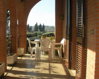 Agriturismo Le Rose - Gioiella - Parveke