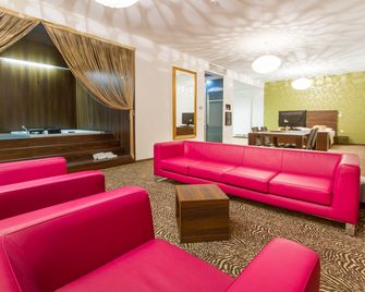 Rimske Terme - Rimske Toplice - Salónek