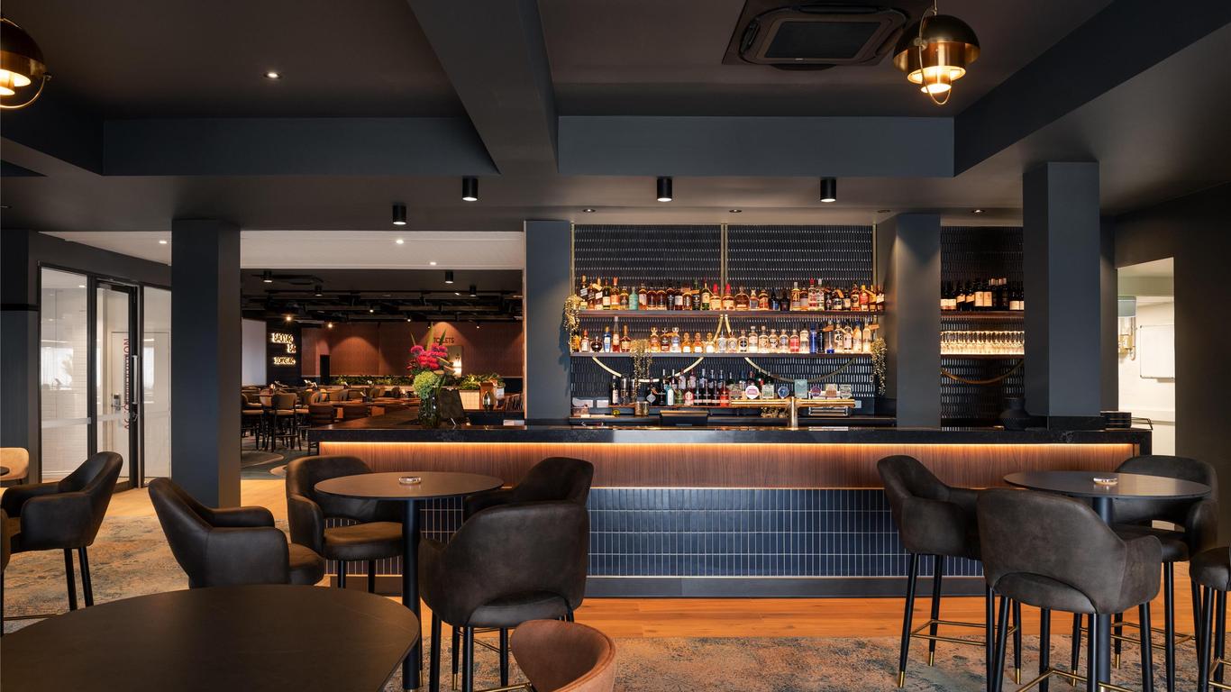 Nightcap at Camp Hill Hotel