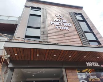 Hotel O Metro Star - Bahādurgarh - Building