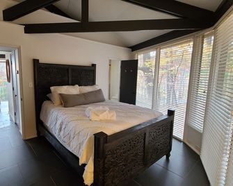 Treetopper. The Perfect Mountain Retreat. Feels like you are in the trees! - Jasper - Habitación