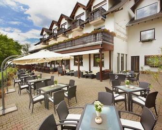 Landhotel Lembergblick - Feilbingert - Innenhof