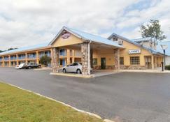 Country Hearth Inn - Cartersville - White - Building