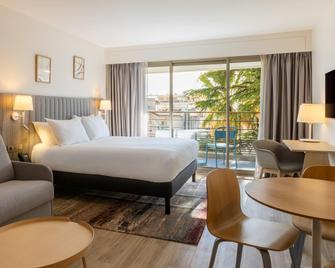 Staybridge Suites Cannes Centre By IHG - קאן - חדר שינה
