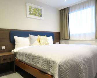 Quay Apartments Clarence House - Newport - Sypialnia