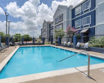 Best Western Executive Inn - Corsicana - Pool