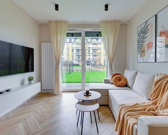 Ptasia 55 Prestige Apartment with Garden by BookingHost - غدانسك - غرفة معيشة