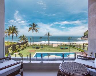 Residencial Marina Del Sol - São Sebastião - Piscina