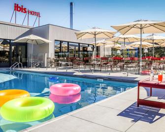 Ibis Orange Centre Echangeur A7 A9 - Orange - Uima-allas