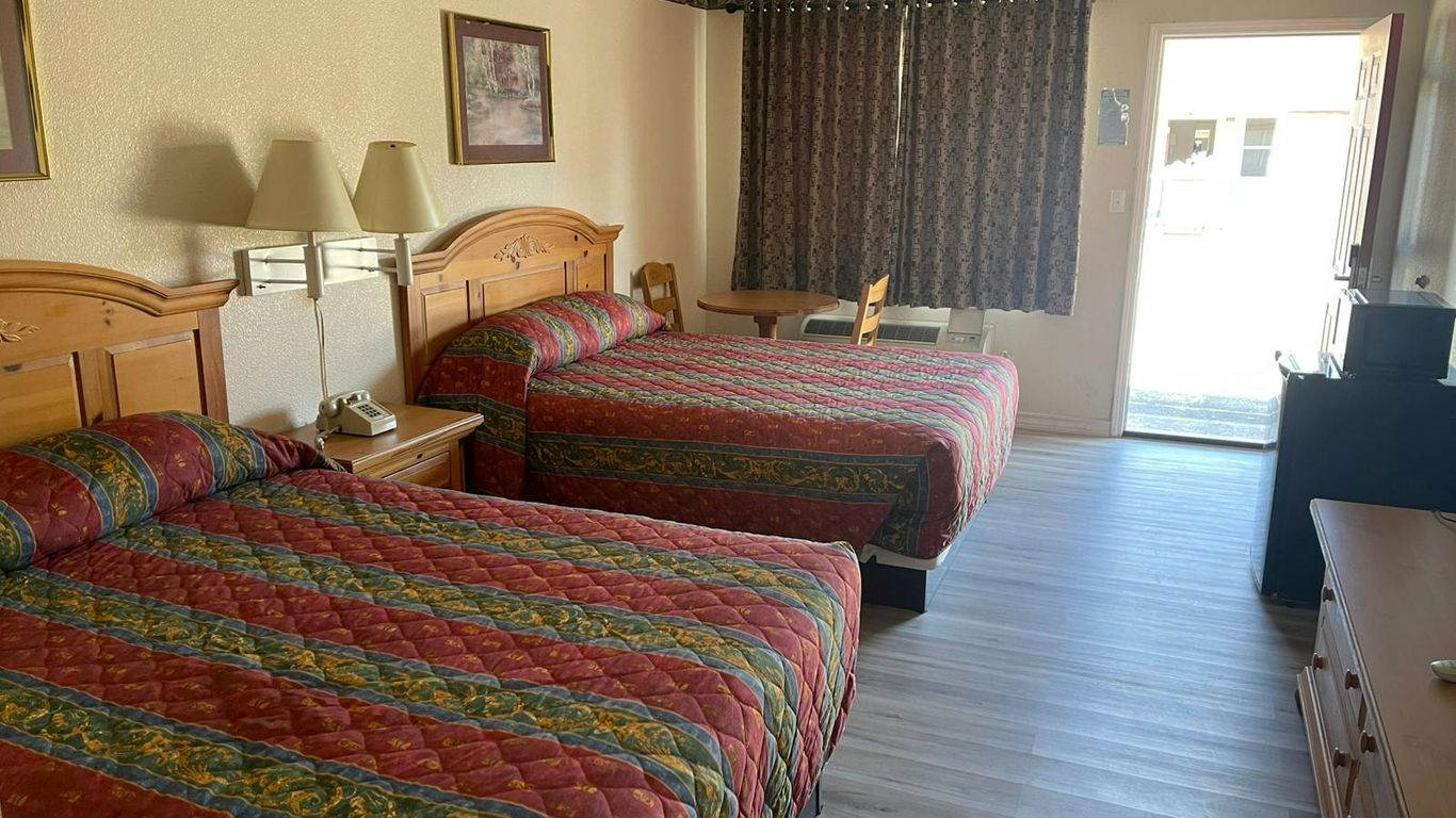 Lakeside inn & suites by OYO Mathis I 37