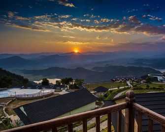 Rupakot Resort - Pokhara - Balkong