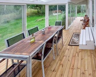 3 Bedroom Beautiful Home In Ljungby - Ljungby - Patio