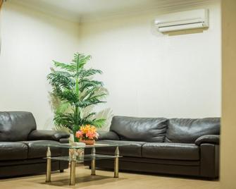 Menara One Hotel - Kota Bharu - Living room