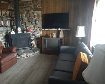 Great Price for 2026! Convenient quiet addition 3-bedroom Monticello Home - Monticello - Obývací pokoj