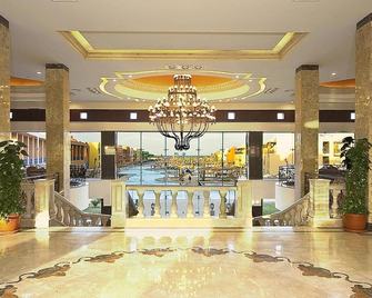 تيتانيك بيتش - للعائلات والأزواج فقط - الغردقة - ردهة