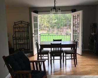 Relax near Catskills in our cozy Woodstock Apartment - Woodstock - Jadalnia