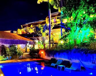 Xamã Senses - Hotel Pousada - טיבאו דו סול - בריכה