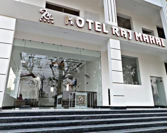 Hotel Raj Mahal - Roorkee - Edificio