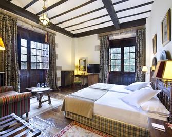 Parador de Santillana Gil Blas - Santillana del Mar - Phòng ngủ