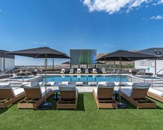 Amazing Deluxe 1br Pool Gym Htub - Salt Lake City - Pool