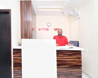 Hotel O wisteria Kongo Taxi Service - Zerakpur - Receptie