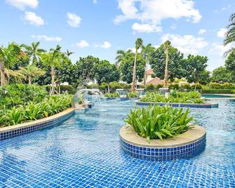 Elova by Kozystay - Tanjung Barat - Jakarta - Pool