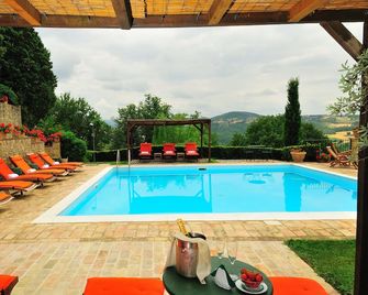 La Ghirlanda Wine Resort - San Terenziano - Piscina