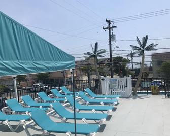 Surf Comber Motel - Wildwood