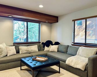 New! Northstar Chalet – 4 Bd Tahoe Mountain Luxury - Truckee - Salon