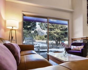 Charming Crestone Mountain Cottage- 1 mile from town! - Crestone - Sala de estar