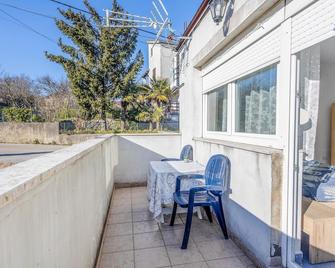 Awesome Apartment In Kastav - Kastav - Balcony