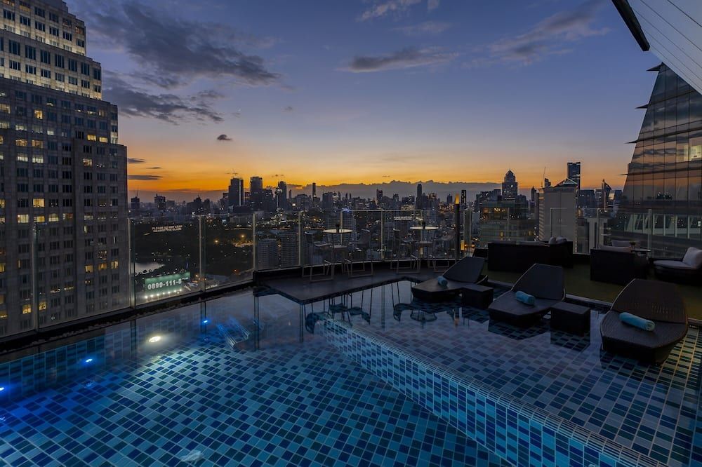 Montraj Continent Sukhumvit Bangkok - בנגקוק - בריכה