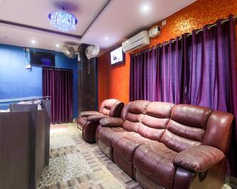 Hotel O Sky Star - Jorhāt - Sala de estar