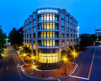 Hilton Garden Inn Alexandria Old Town National Harbor - אלכסנדריה - בניין