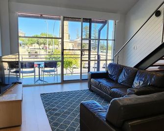 Semaphore Blue Apartments - Semaphore - Sala de estar