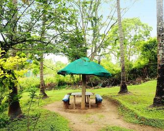 Jungle Paradise Farm And Guest House - Masinigudi - Патіо