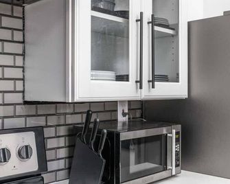 Luxurious Downtown Penthouse, Great Views! - Crawfordsville - Küche