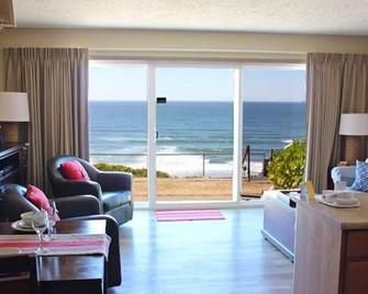 Ocean Terrace Condominiums - Lincoln City - Living room
