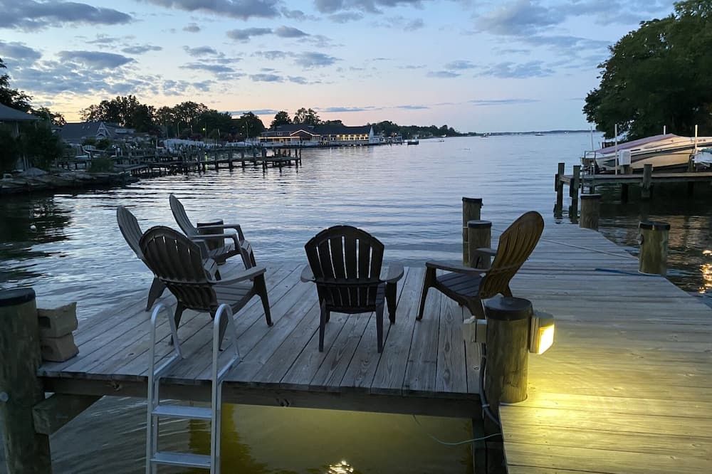 Chesapeake Cottages- 2 Quaint Waterfront Retreats