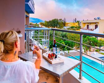 Relax Hotel - Palaiochora - Balkon