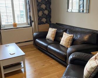 The Flat 72 - Hereford - Living room