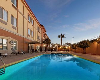 LQ Hotel by La Quinta Cd Juarez Near US Consulate - Ciudad Juárez - Pool